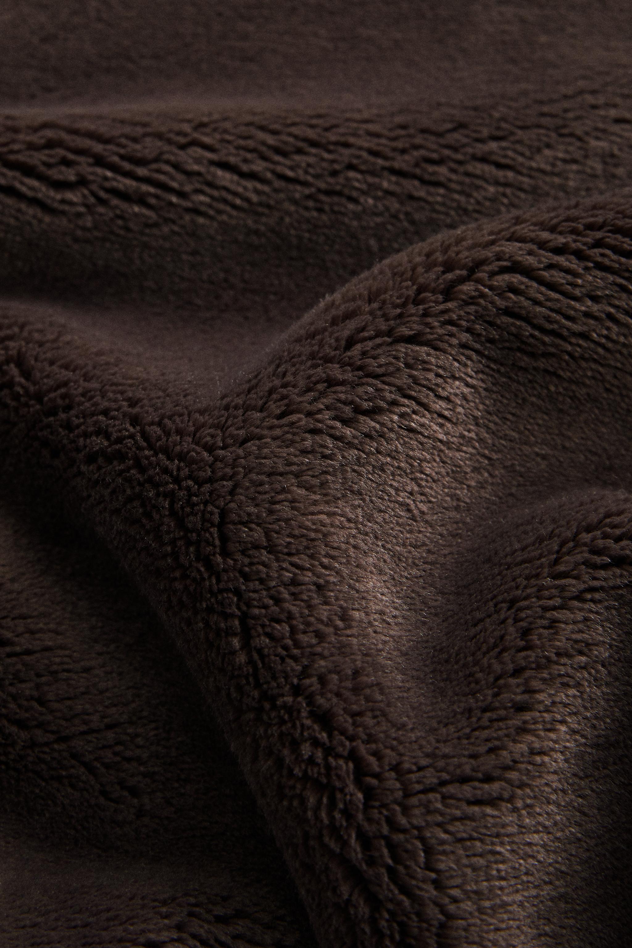 COUVERTURE FOURRURE UNIE